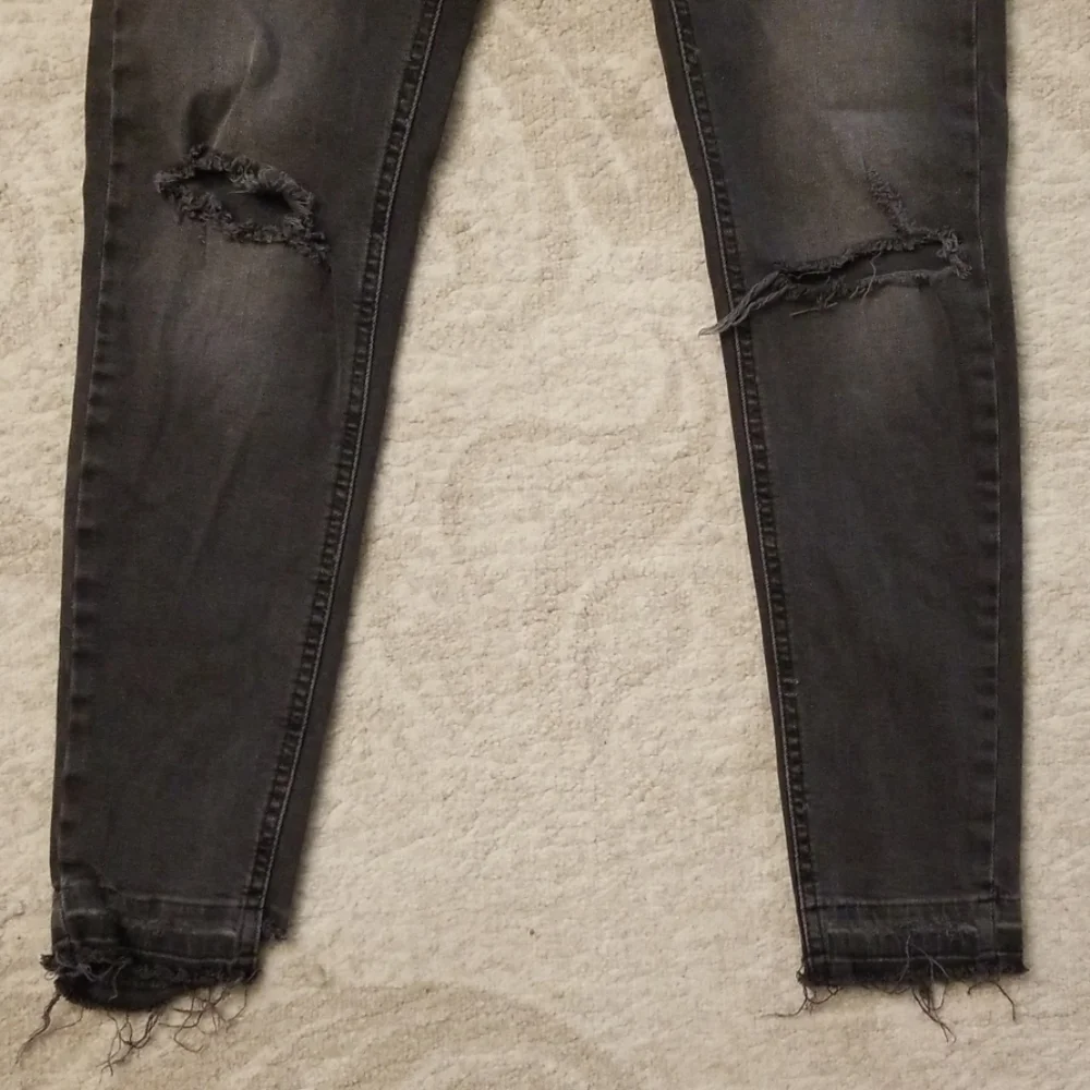 Zara Man Distressed Jeans, sz 26
